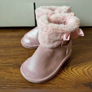 NWOT JOE FRESH pink sparkle vegan booties with bows (size 5)